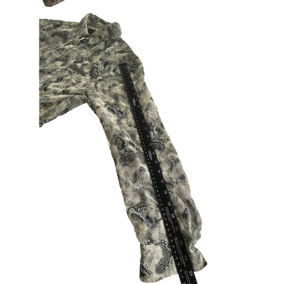 Kardashian Kollection Python Snakeskin Button Up Shirt Blouse Top L Roll Tab - Picture 6 of 6